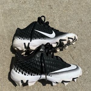 Boys cleats